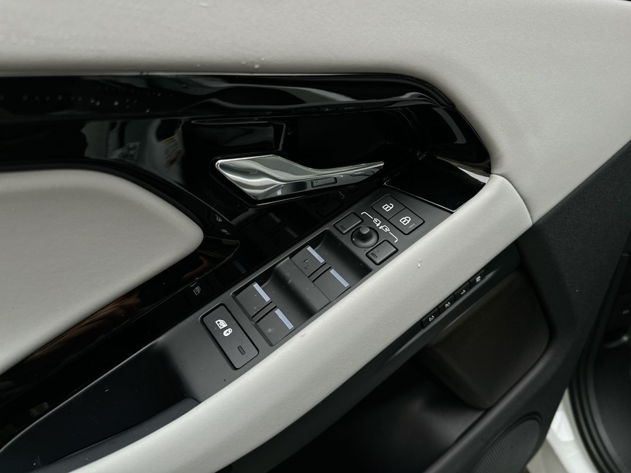 2025  Range Rover Evoque