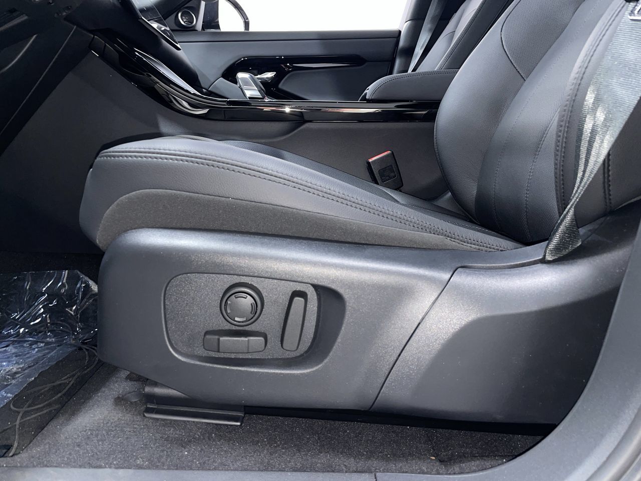 2026  Range Rover Evoque