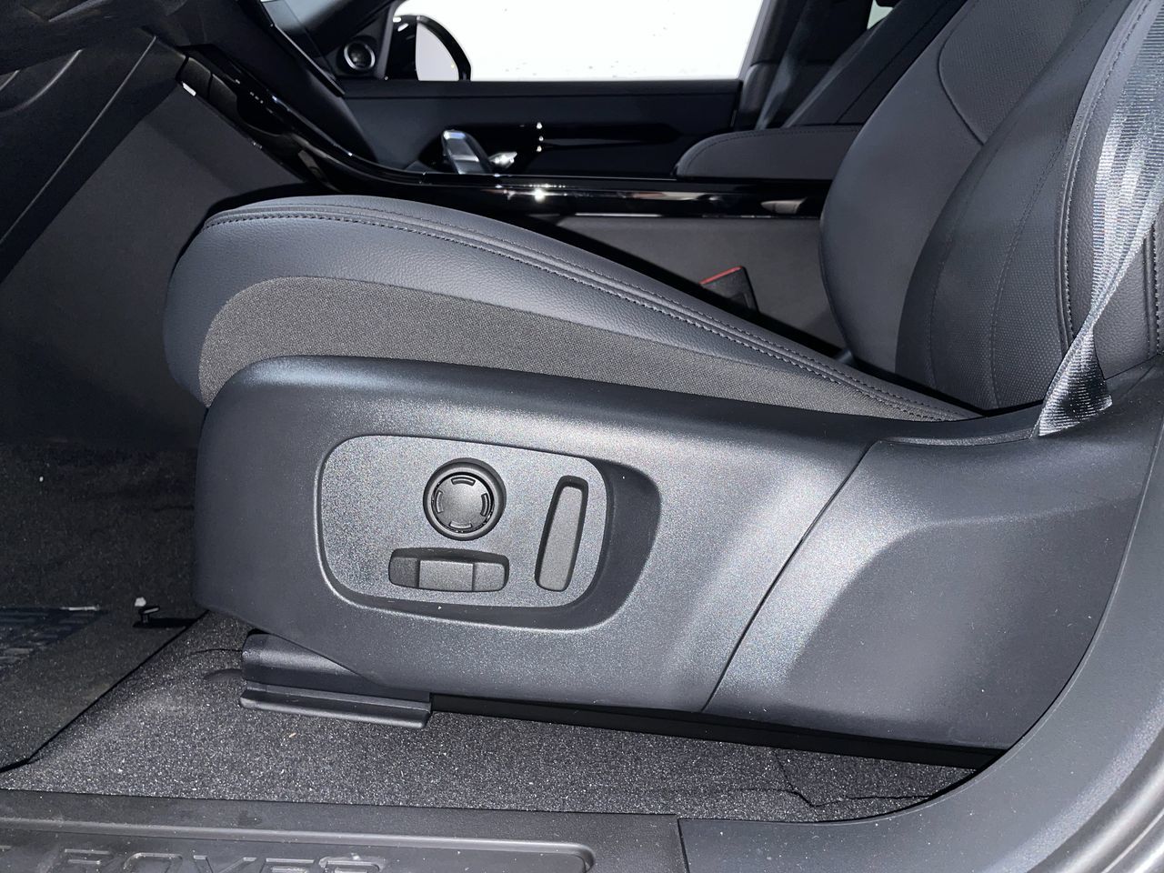 2026 Land Rover Range Rover Evoque in Vancouver, British Columbia