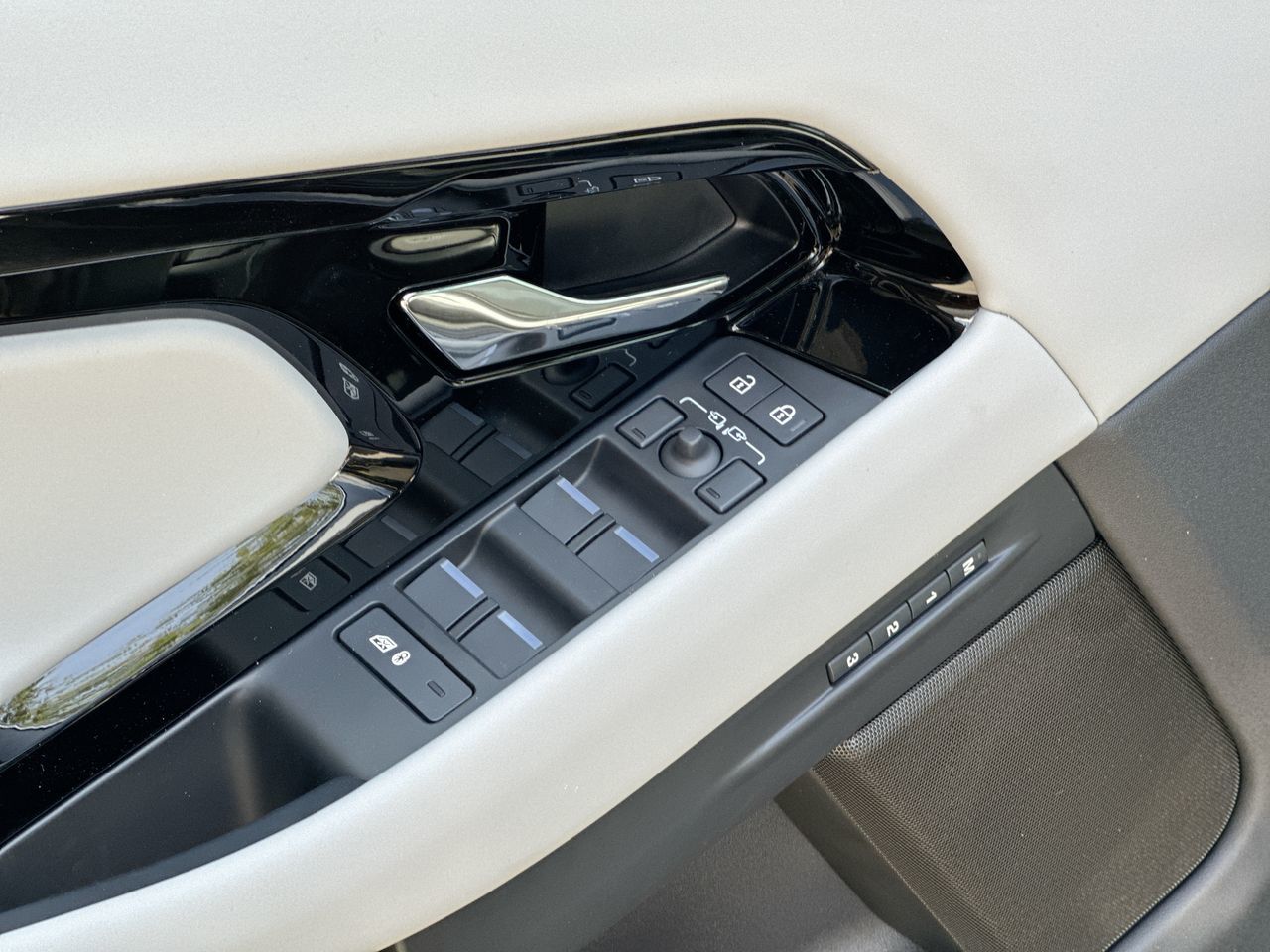 2026  Range Rover Evoque