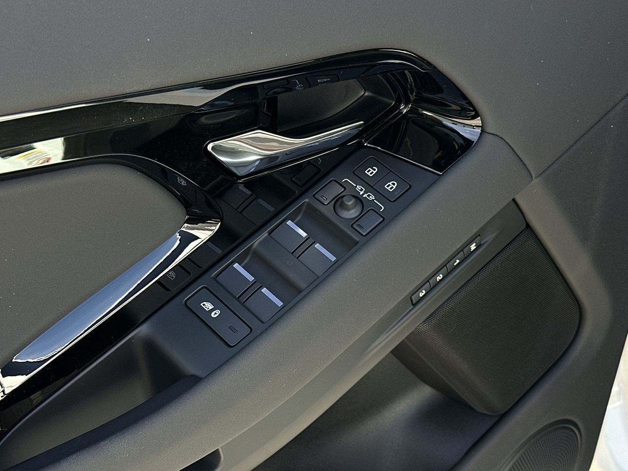 2026  Range Rover Evoque