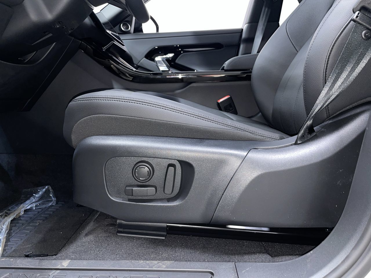 2026 Land Rover Range Rover Evoque in Vancouver, British Columbia