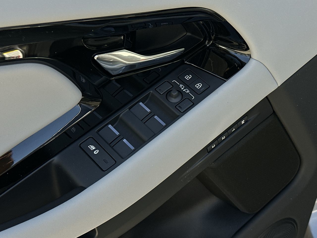 2026  Range Rover Evoque