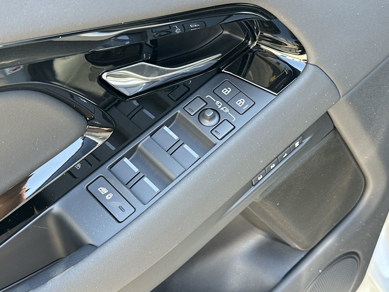 2026  Range Rover Evoque