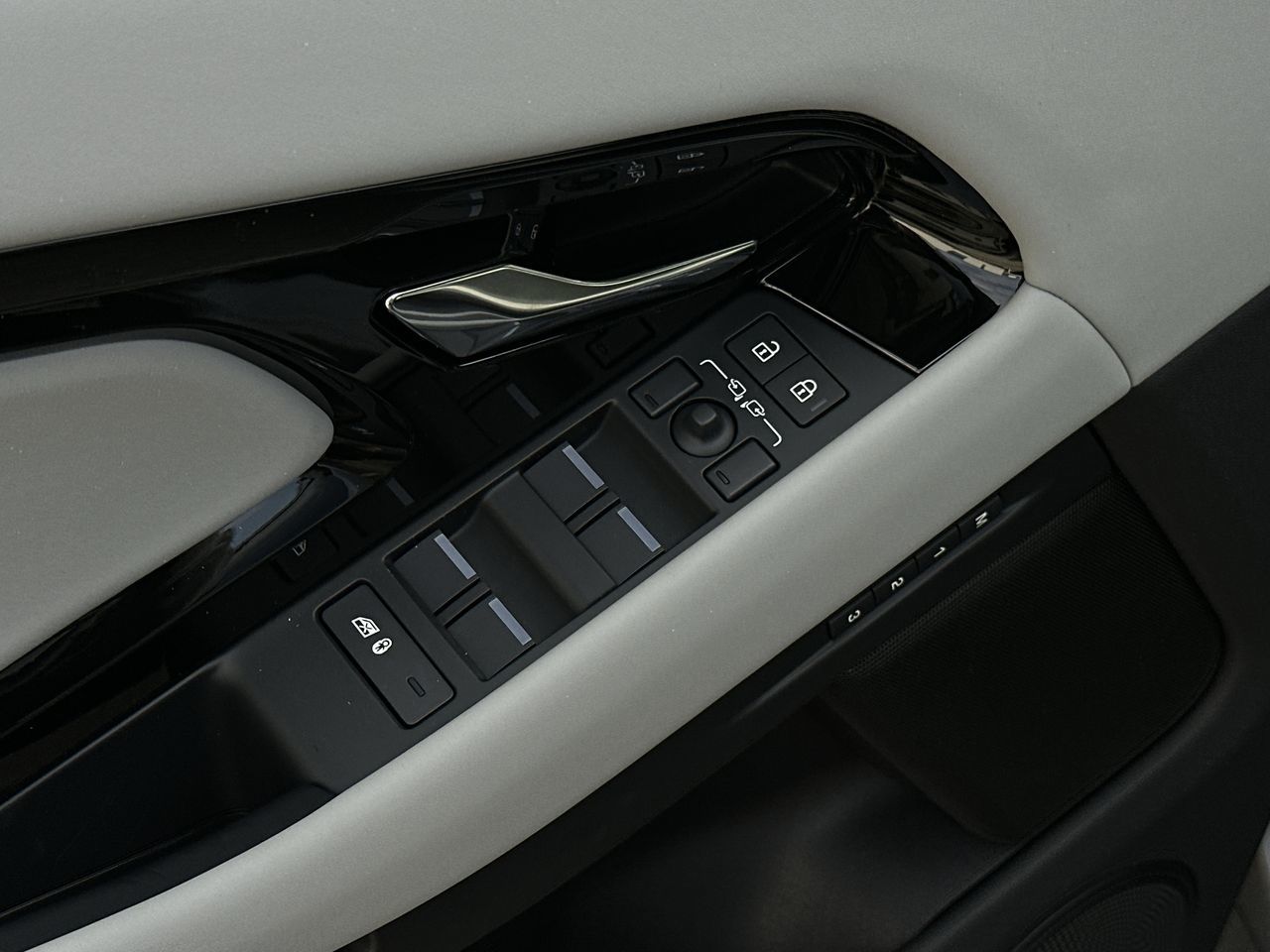 2026  Range Rover Evoque