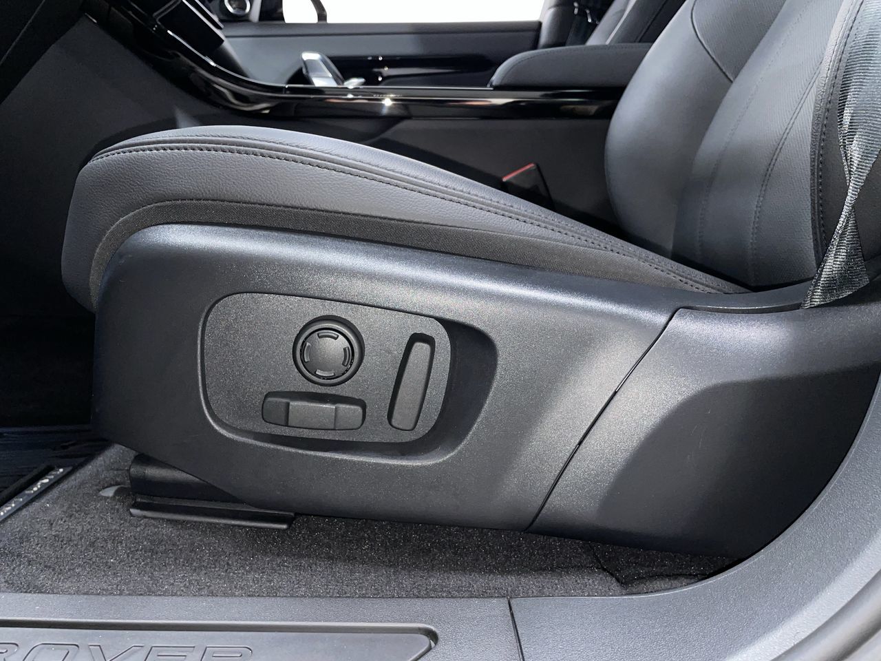 2026  Range Rover Evoque