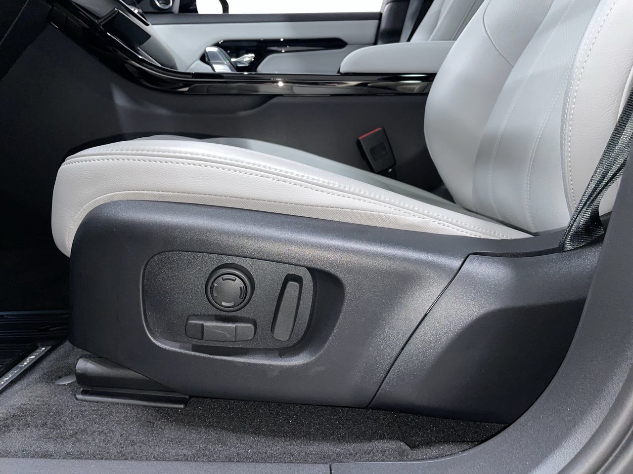 2026  Range Rover Evoque