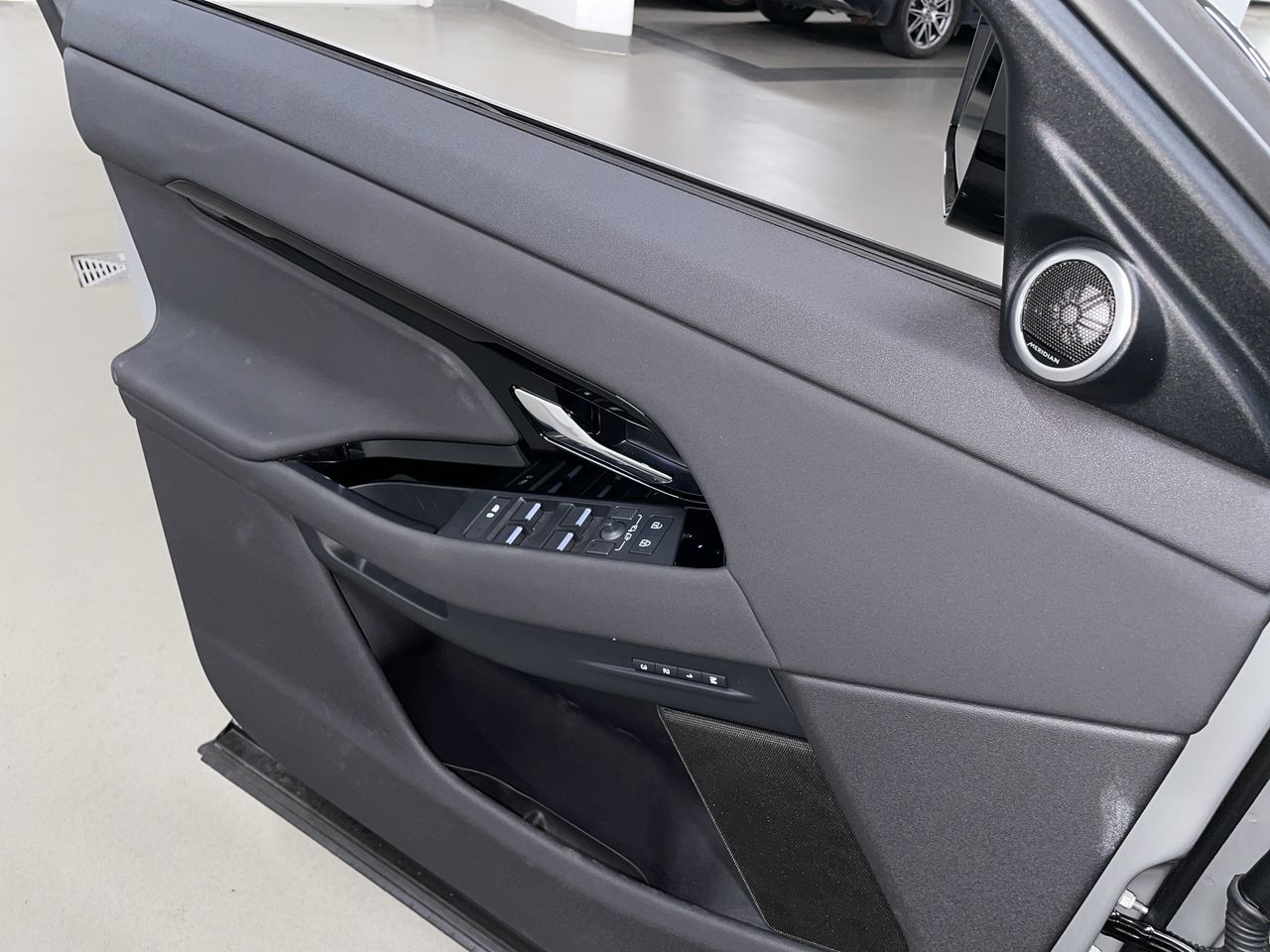 2026 Land Rover Range Rover Evoque