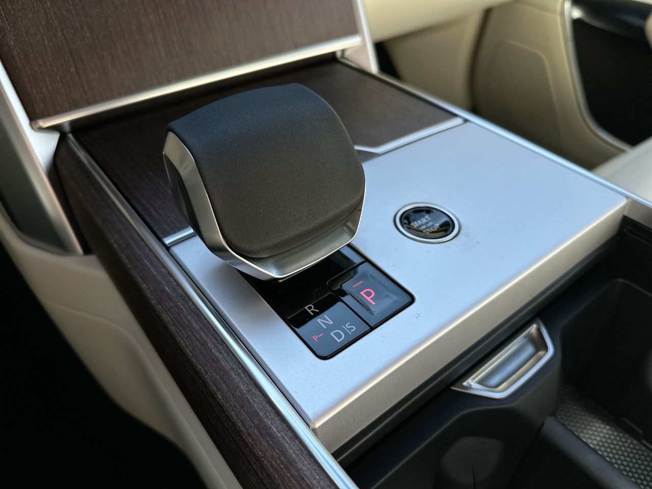 2025 Land Rover RANGE ROVER Mild Hybrid in Vancouver, British Columbia