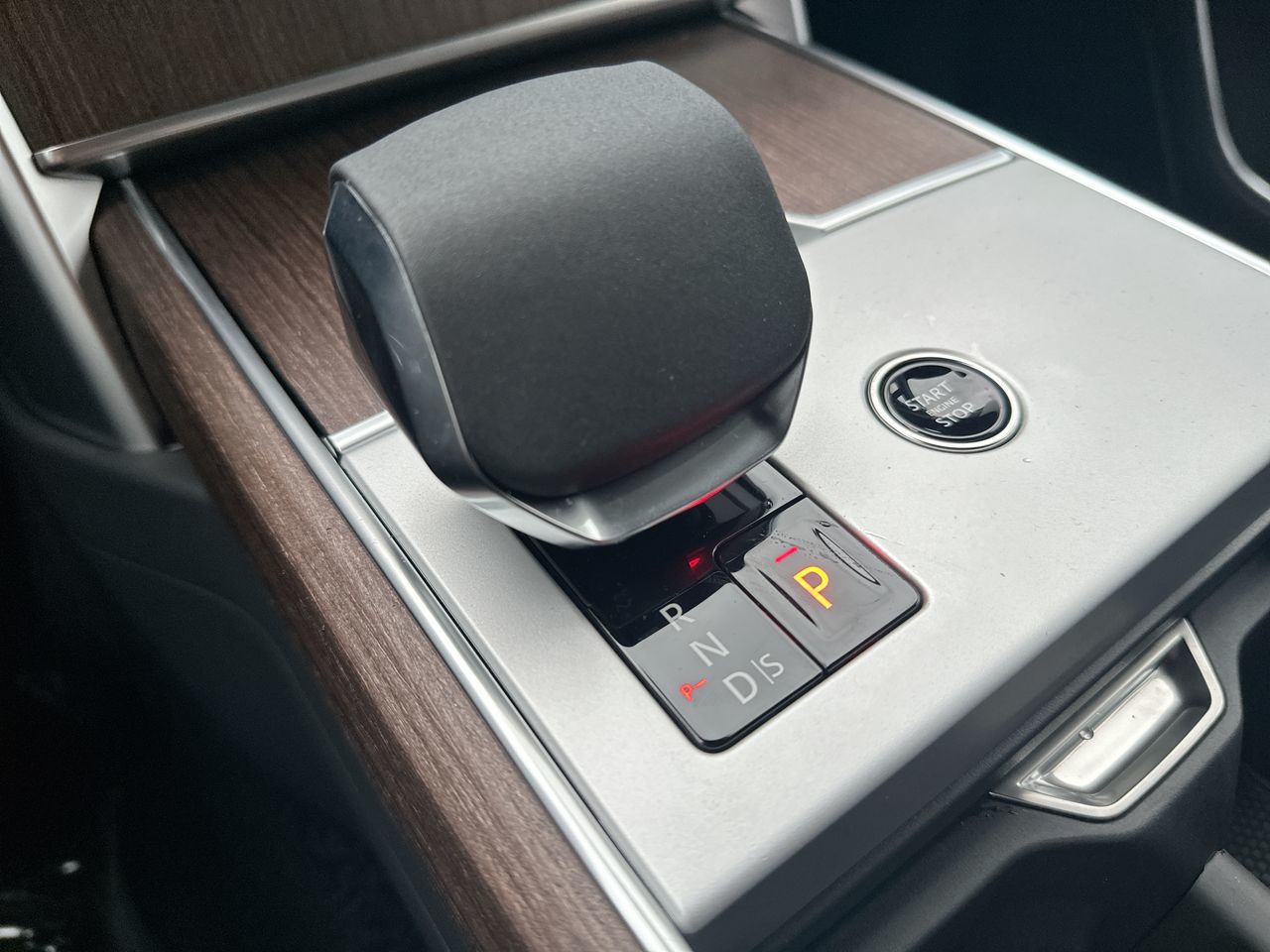 2025 Land Rover RANGE ROVER Mild Hybrid in Vancouver, British Columbia