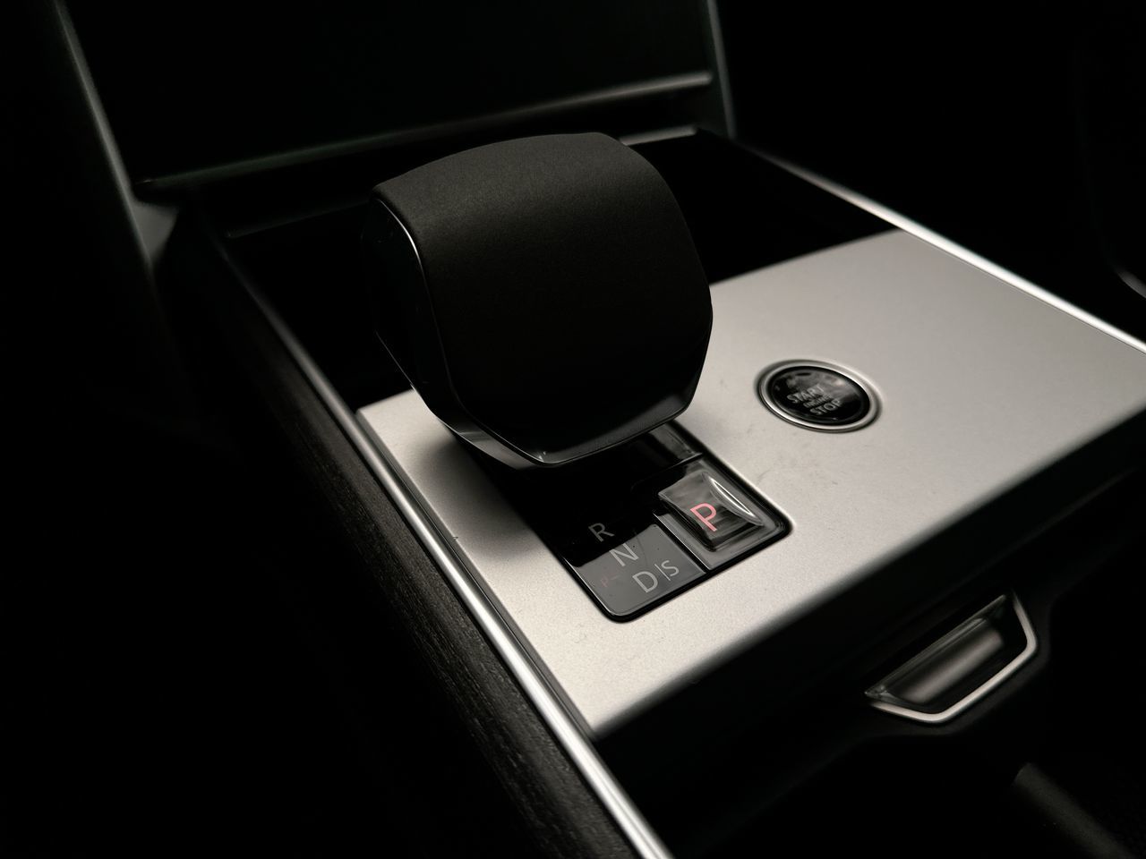 2025  Range Rover Mild Hybrid