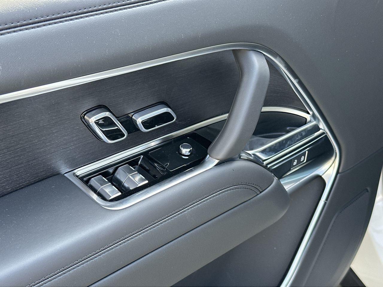 2025  Range Rover Mild Hybrid