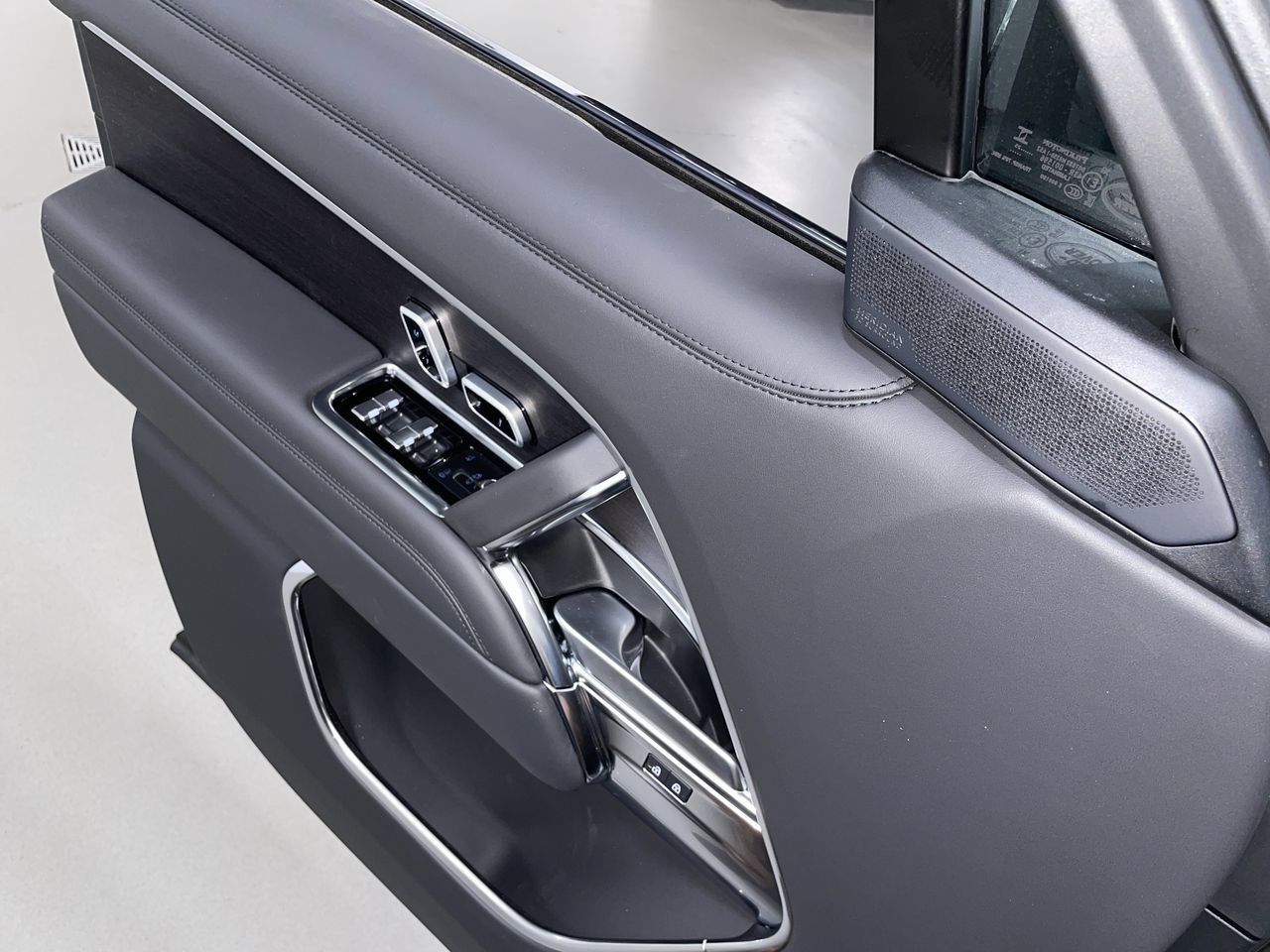 2025 Land Rover RANGE ROVER Mild Hybrid in Vancouver, British Columbia
