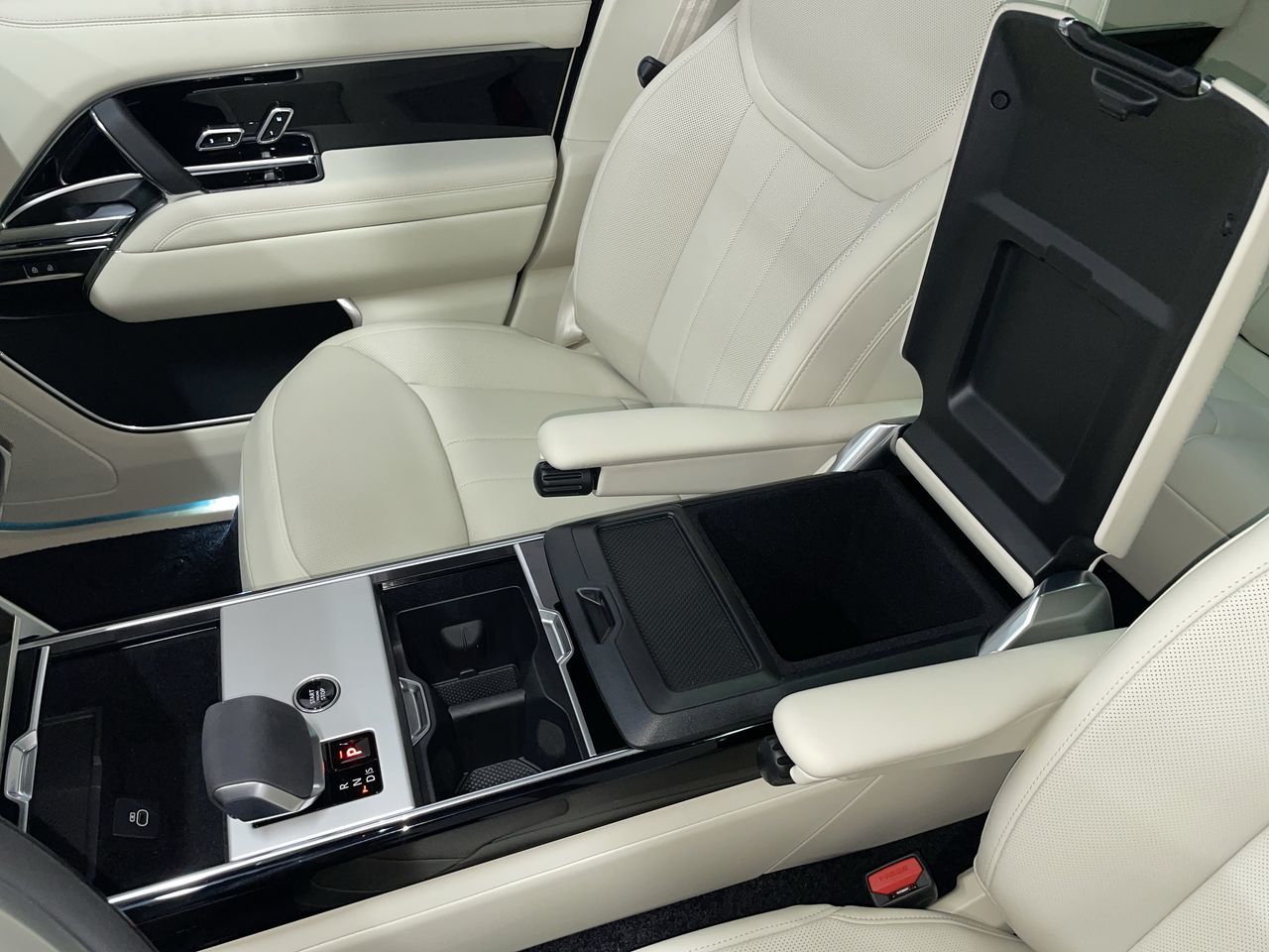 2025 Land Rover RANGE ROVER Mild Hybrid in Vancouver, British Columbia