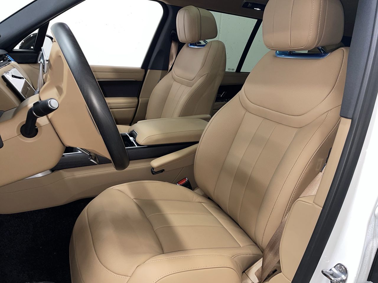 2025 Land Rover Range Rover Mild Hybrid in Vancouver, British Columbia