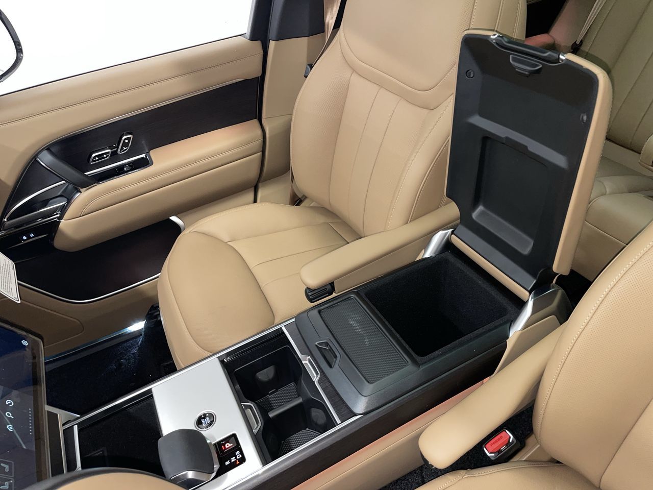 2025 Land Rover Range Rover Mild Hybrid in Vancouver, British Columbia