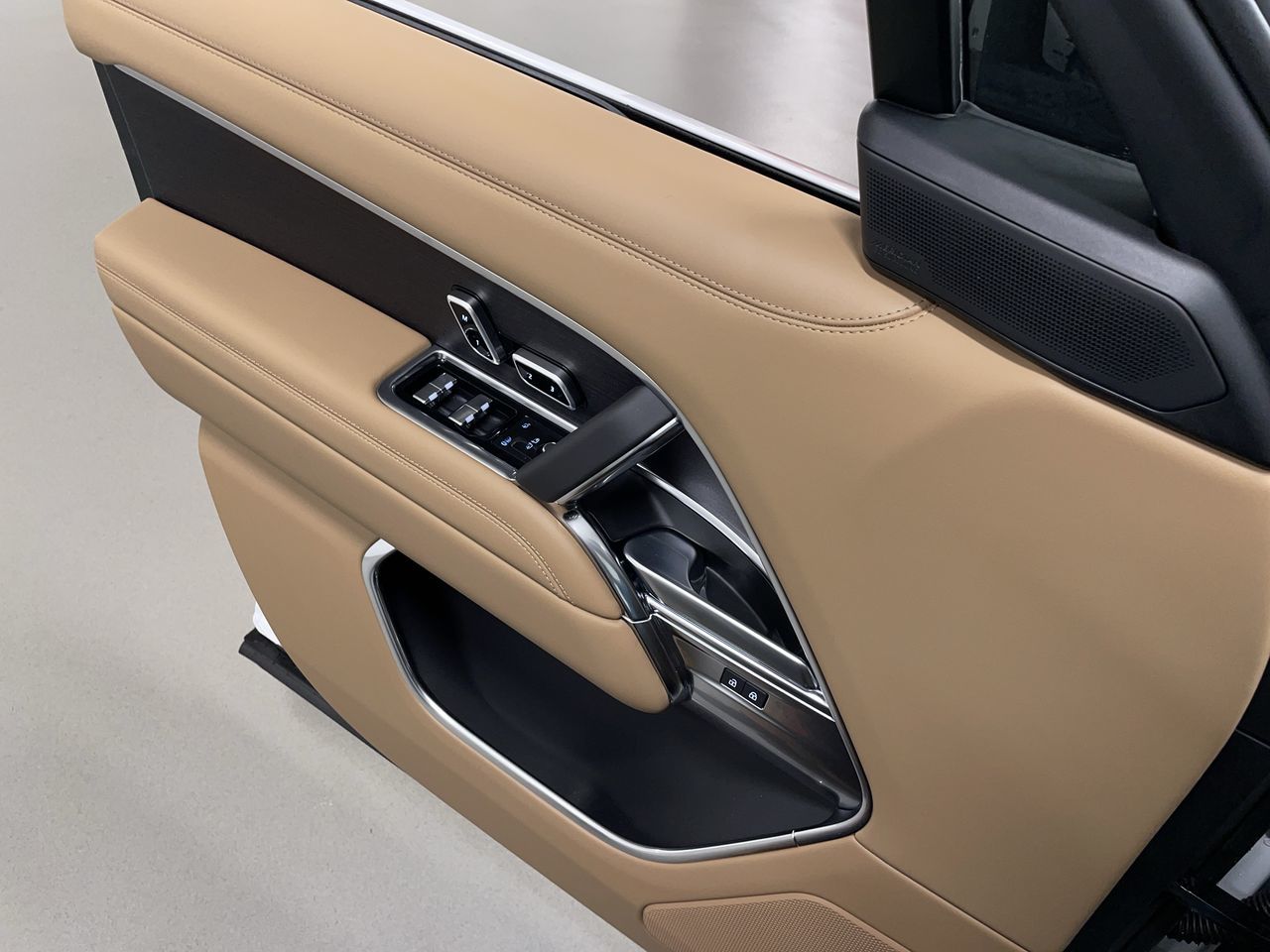 2025 Land Rover Range Rover Mild Hybrid in Vancouver, British Columbia