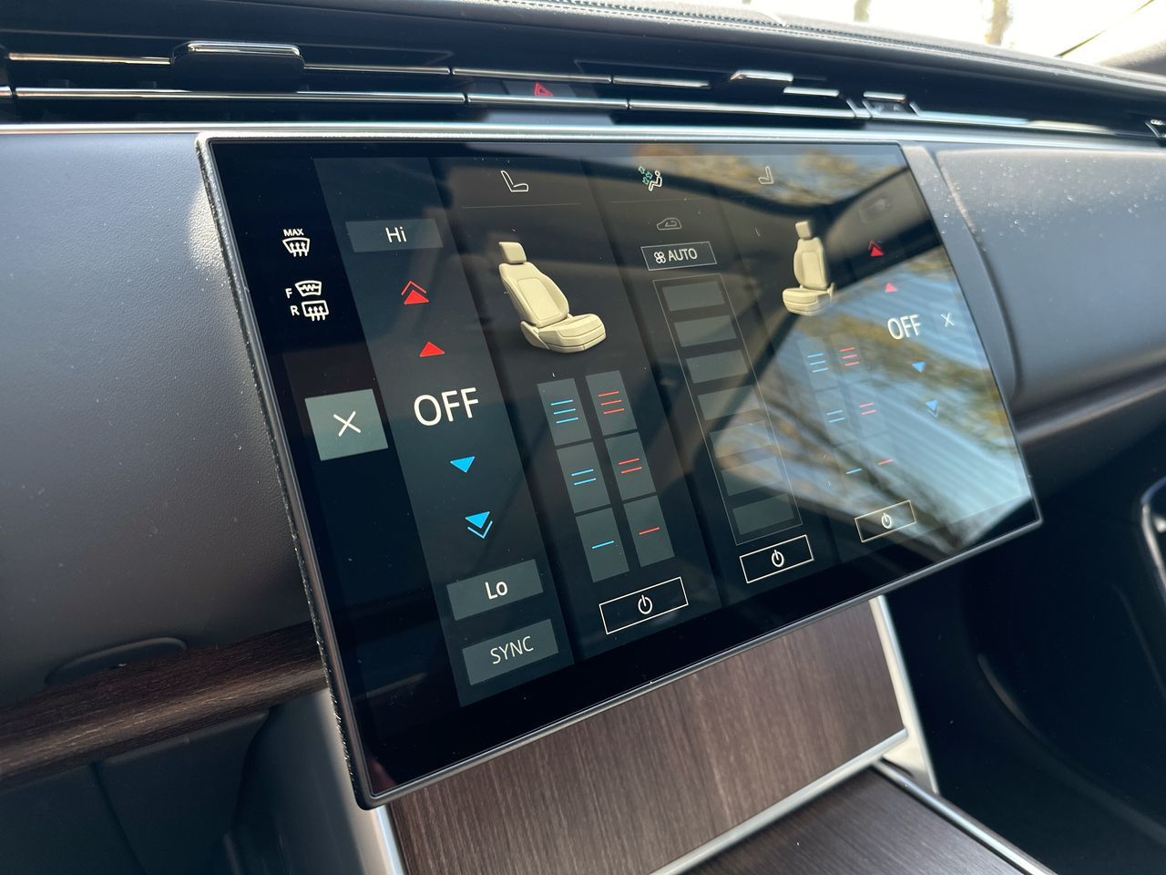 2025 Land Rover RANGE ROVER Plug-in Hybrid in Vancouver, British Columbia