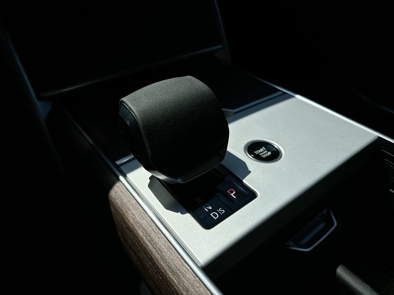 2025 Land Rover RANGE ROVER Plug-in Hybrid in Vancouver, British Columbia