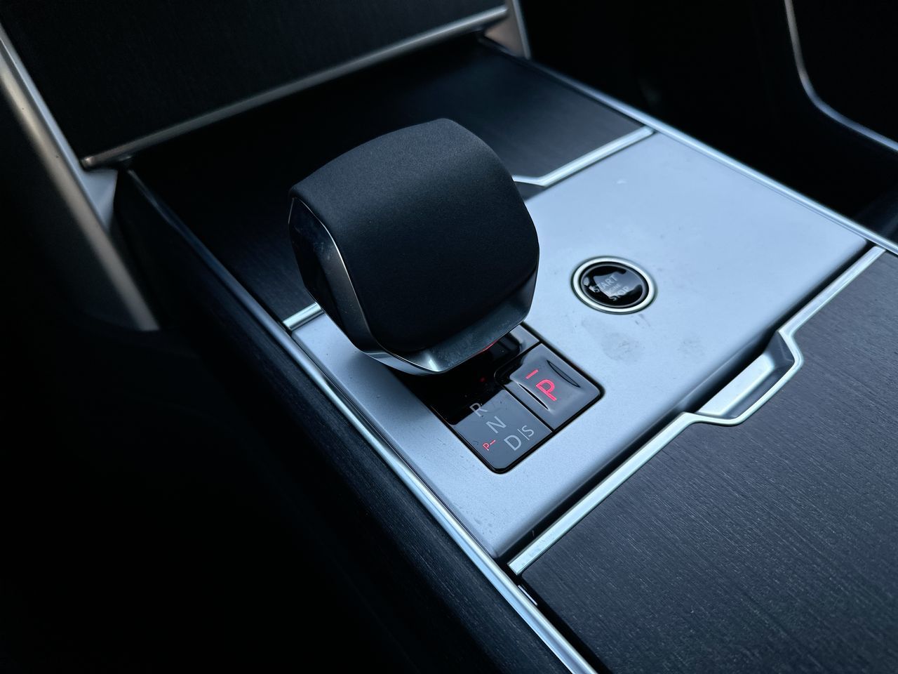 2025  Range Rover Plug-in Hybrid