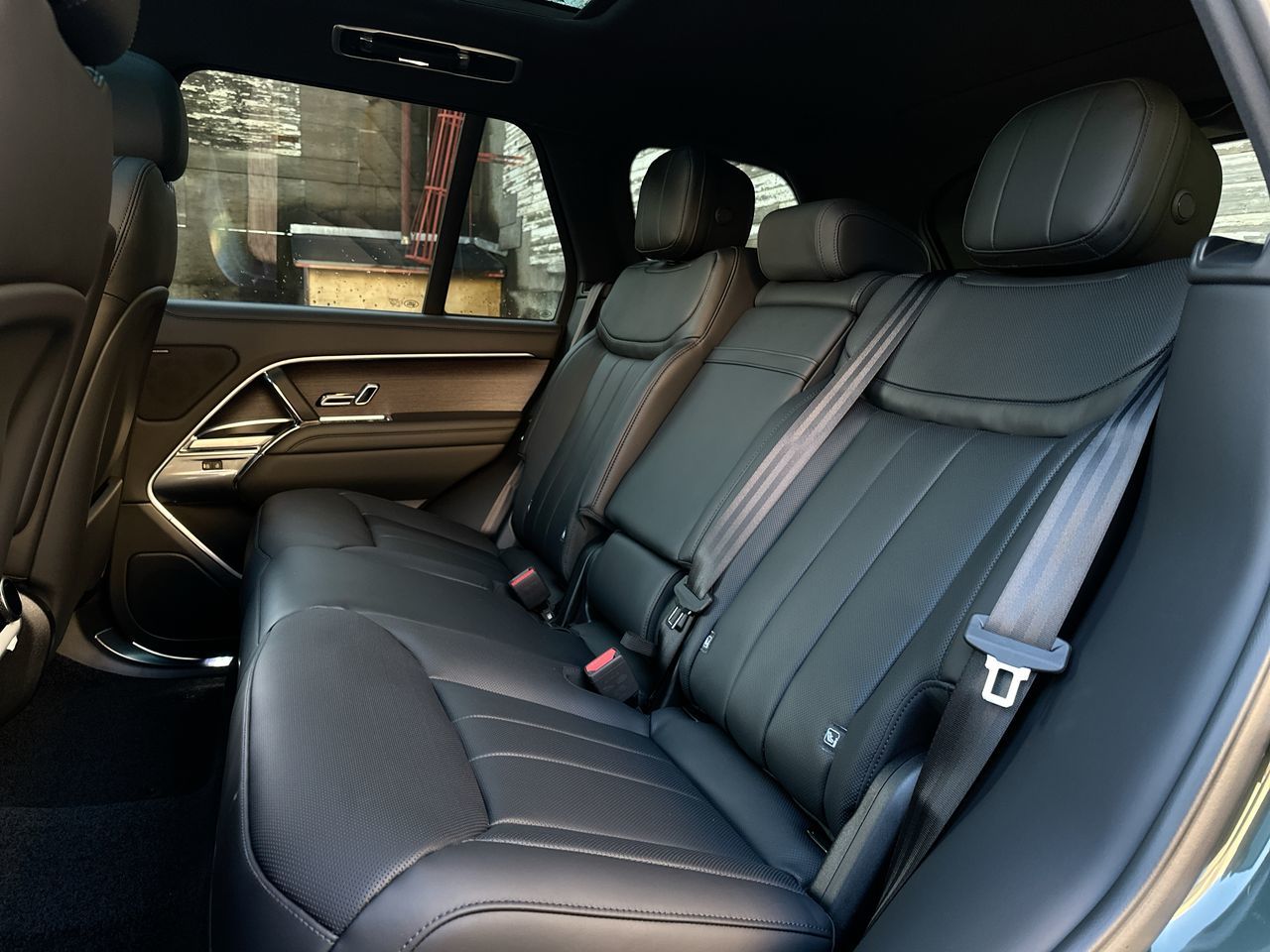 2025 Land Rover RANGE ROVER Plug-in Hybrid in Vancouver, British Columbia