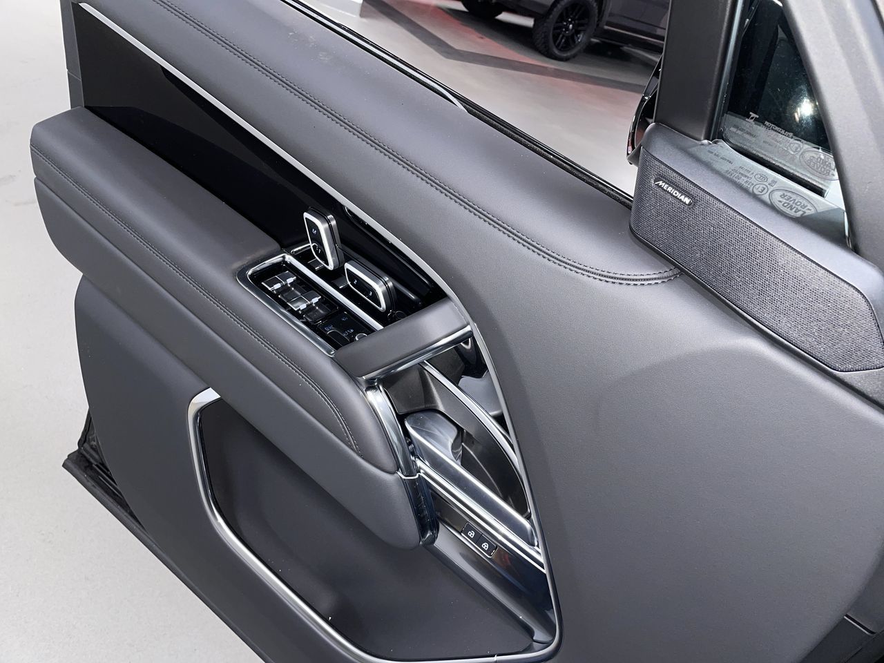 2025  Range Rover Plug-in Hybrid