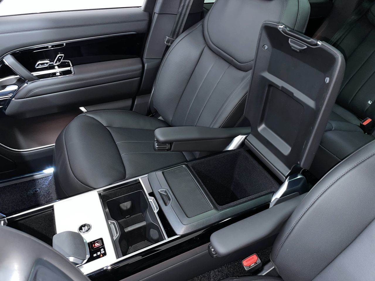 2025  Range Rover Plug-in Hybrid