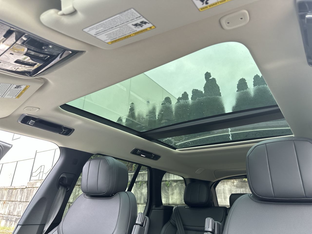 2025 Land Rover Range Rover Plug-in Hybrid in Vancouver, British Columbia