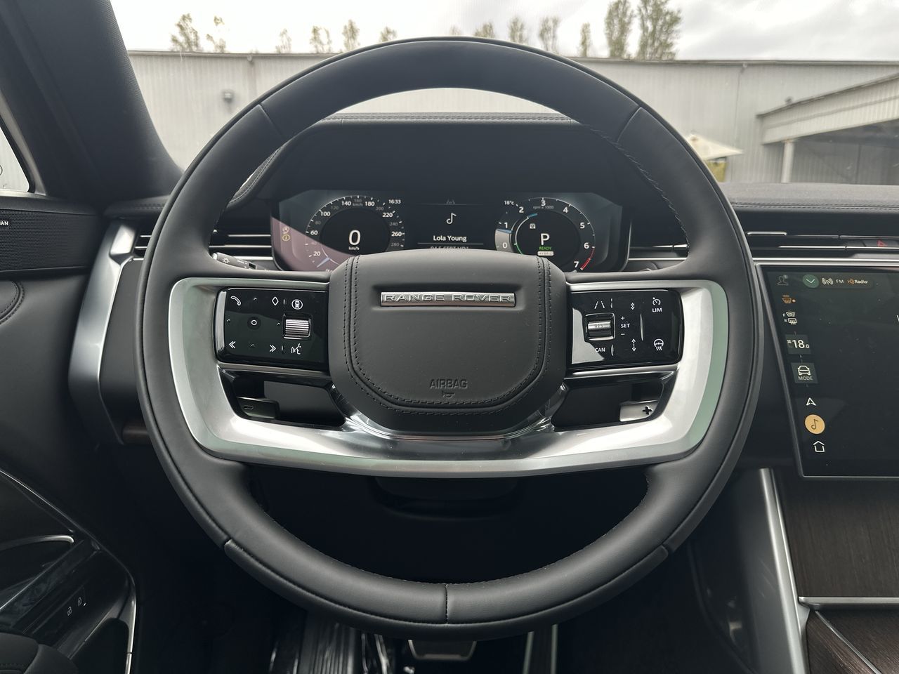 2025 Land Rover Range Rover Plug-in Hybrid in Vancouver, British Columbia