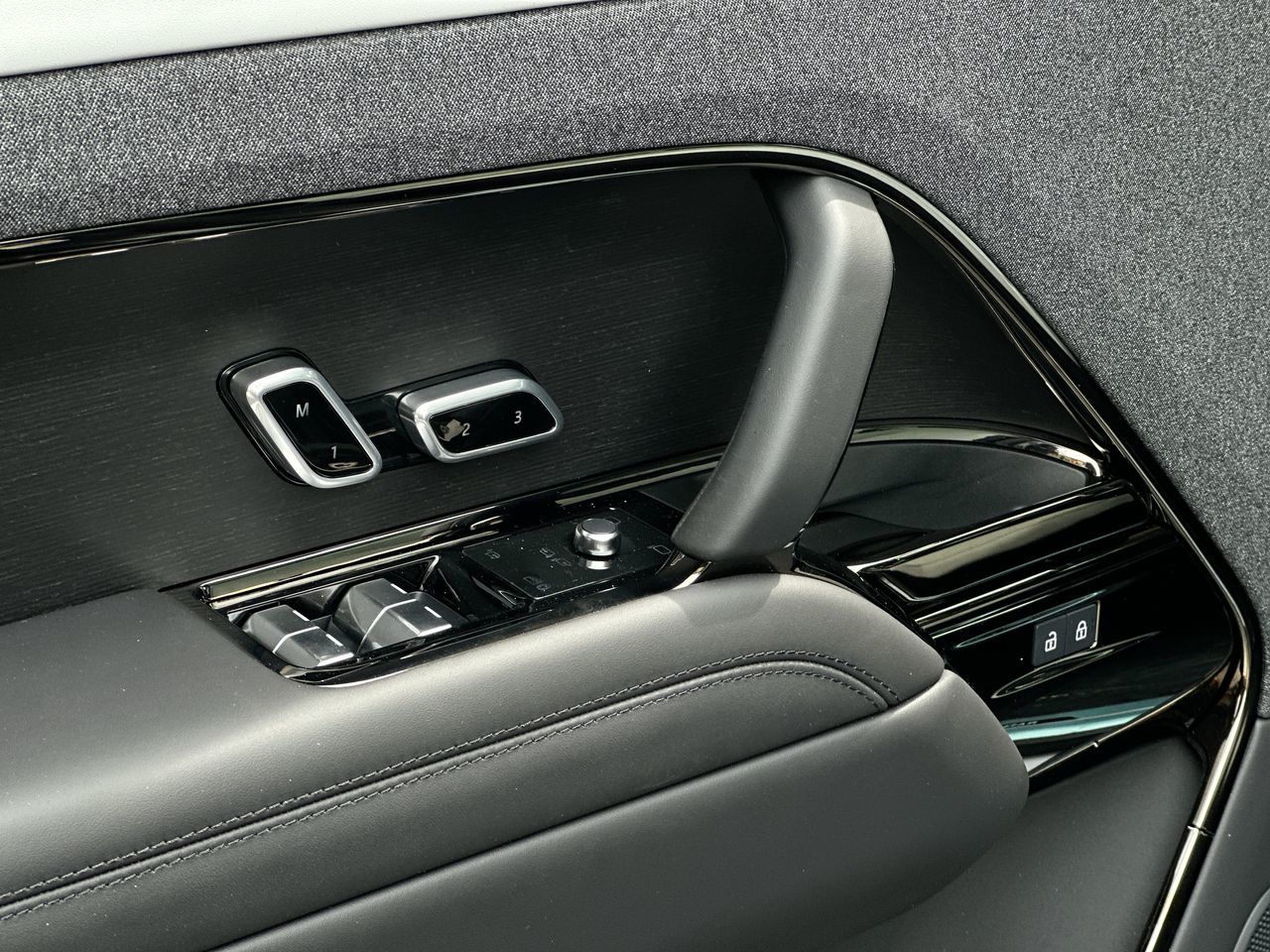 2025 Land Rover RANGE ROVER SPORT Mild Hybrid in Vancouver, British Columbia