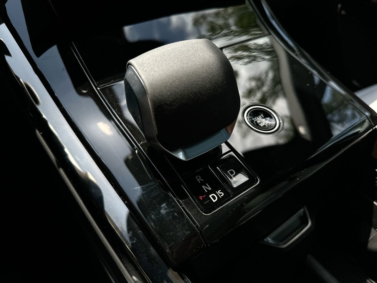 2025 Land Rover RANGE ROVER SPORT Mild Hybrid in Vancouver, British Columbia