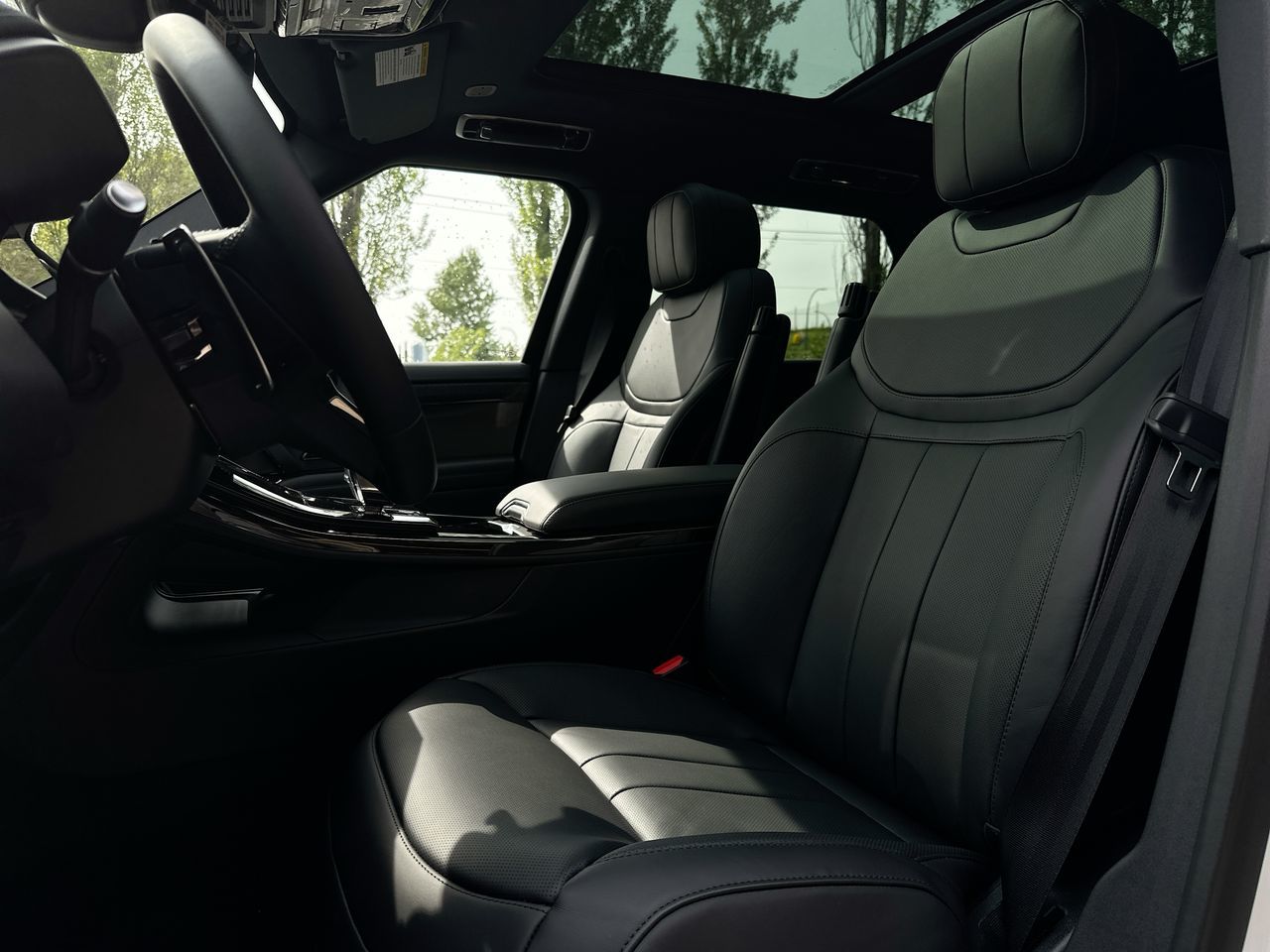 2025 Land Rover RANGE ROVER SPORT Mild Hybrid in Vancouver, British Columbia