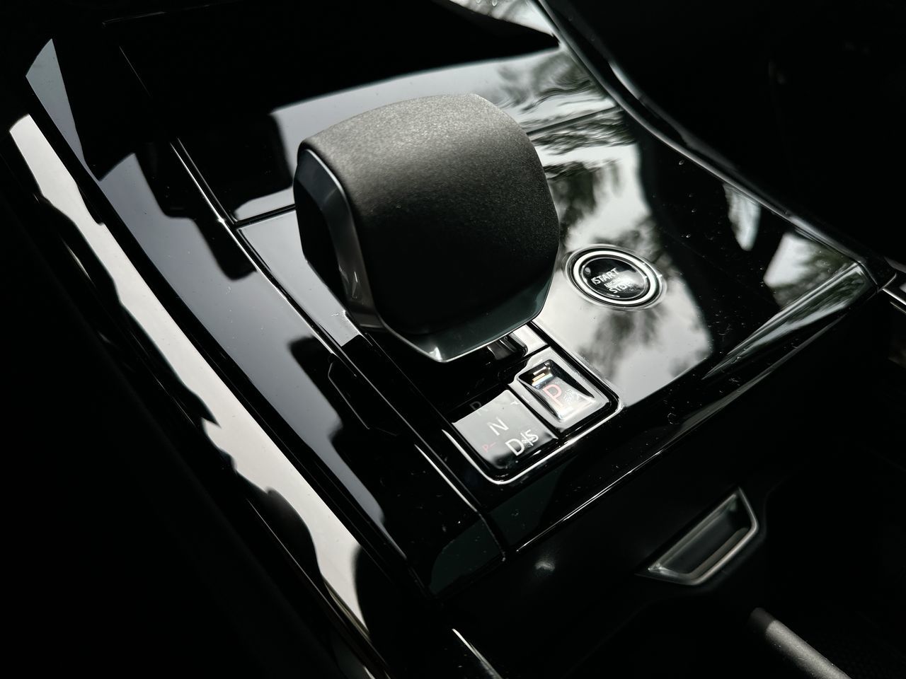 2025 Land Rover RANGE ROVER SPORT Mild Hybrid in Vancouver, British Columbia
