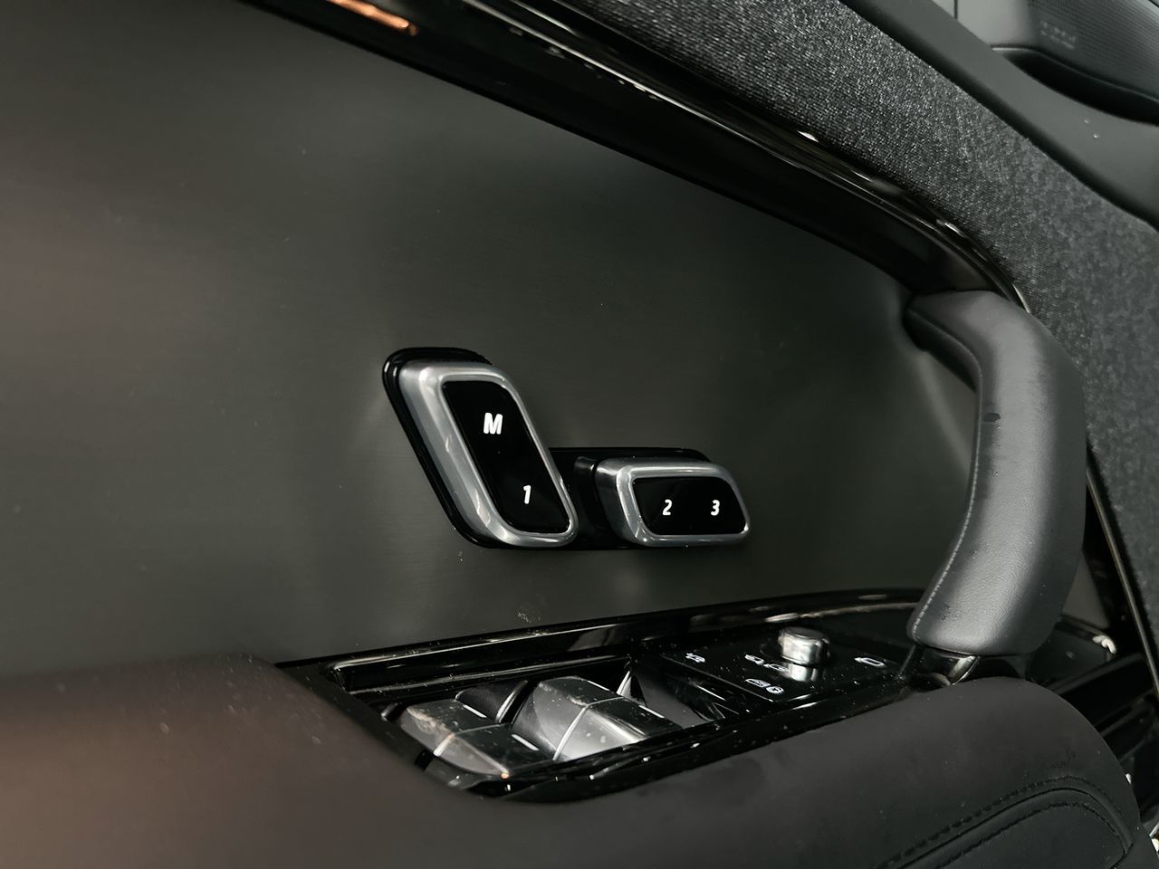 2025  Range Rover Sport Mild Hybrid