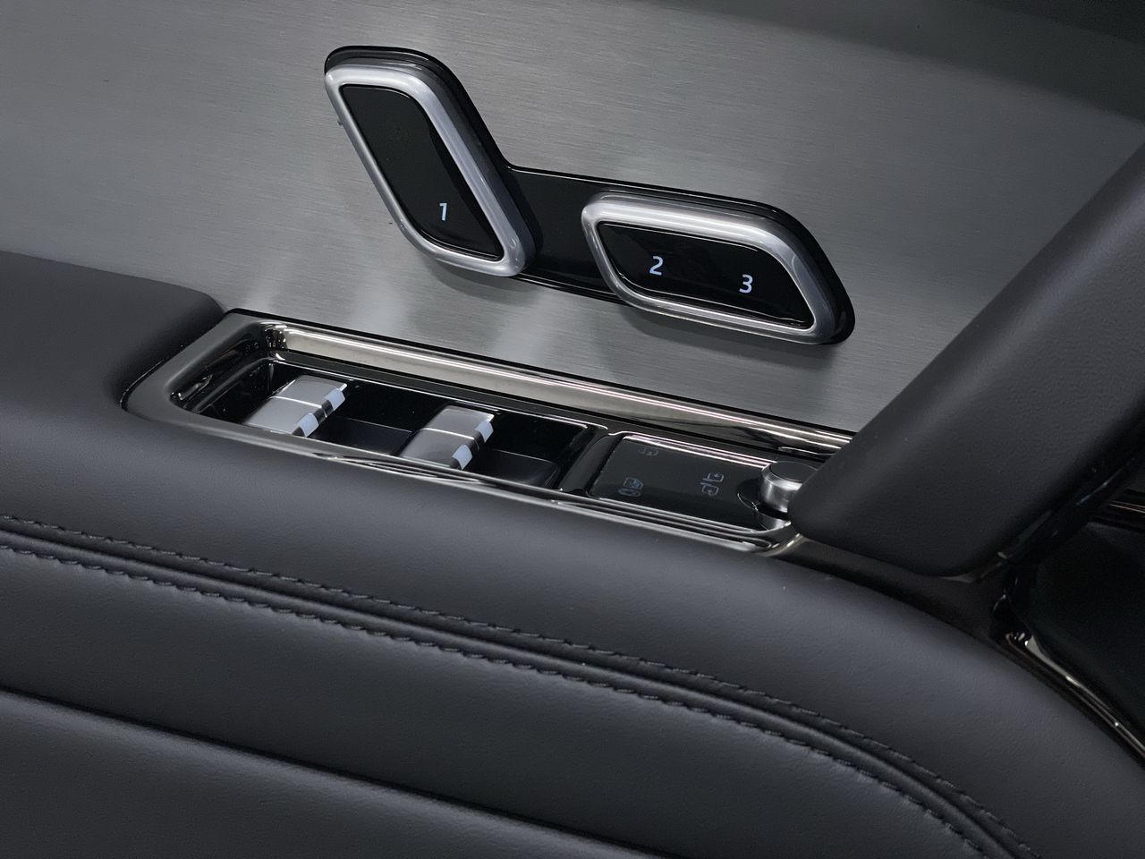2025 Land Rover RANGE ROVER SPORT Mild Hybrid in Vancouver, British Columbia