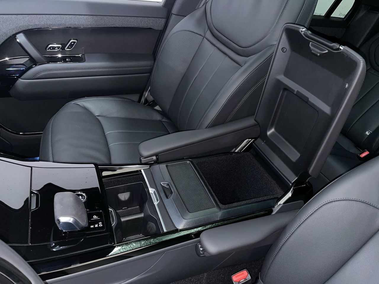 2025 Land Rover RANGE ROVER SPORT Mild Hybrid in Vancouver, British Columbia
