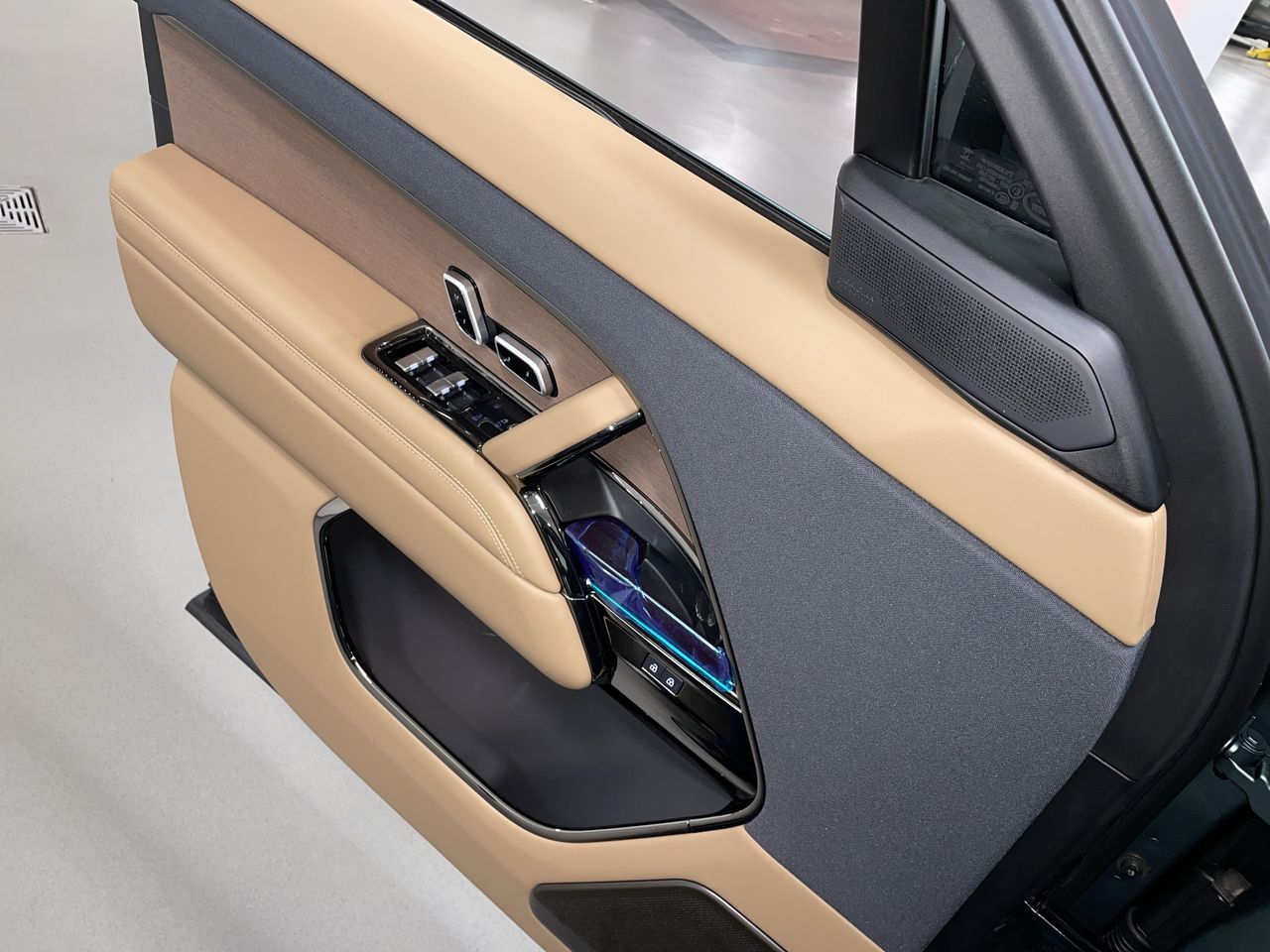 2025  Range Rover Sport Mild Hybrid