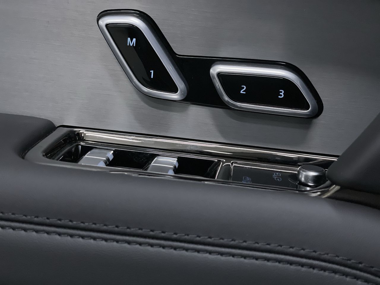 2025 Land Rover Range Rover Sport Mild Hybrid in Vancouver, British Columbia