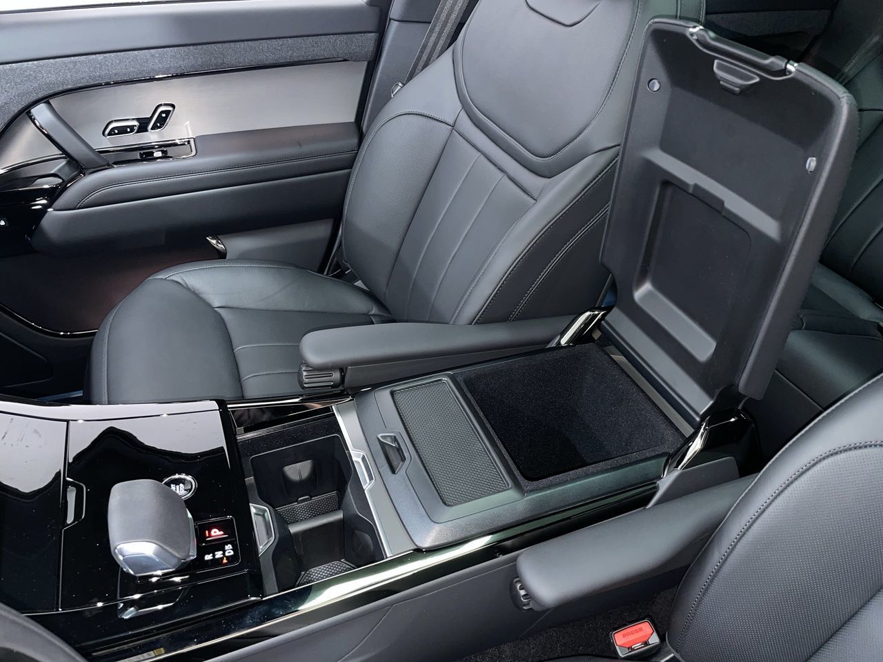2025 Land Rover RANGE ROVER SPORT Mild Hybrid in Vancouver, British Columbia