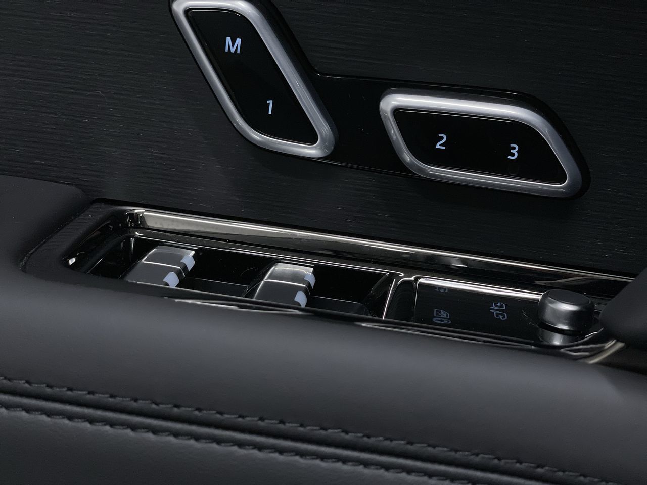 2025  Range Rover Sport Mild Hybrid