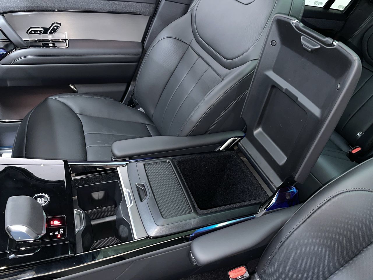 2025 Land Rover RANGE ROVER SPORT Mild Hybrid in Vancouver, British Columbia