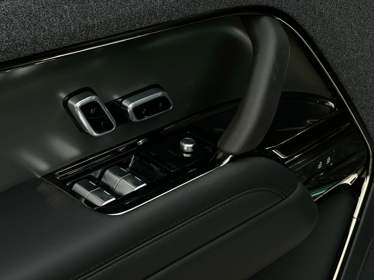 2025  Range Rover Sport Mild Hybrid