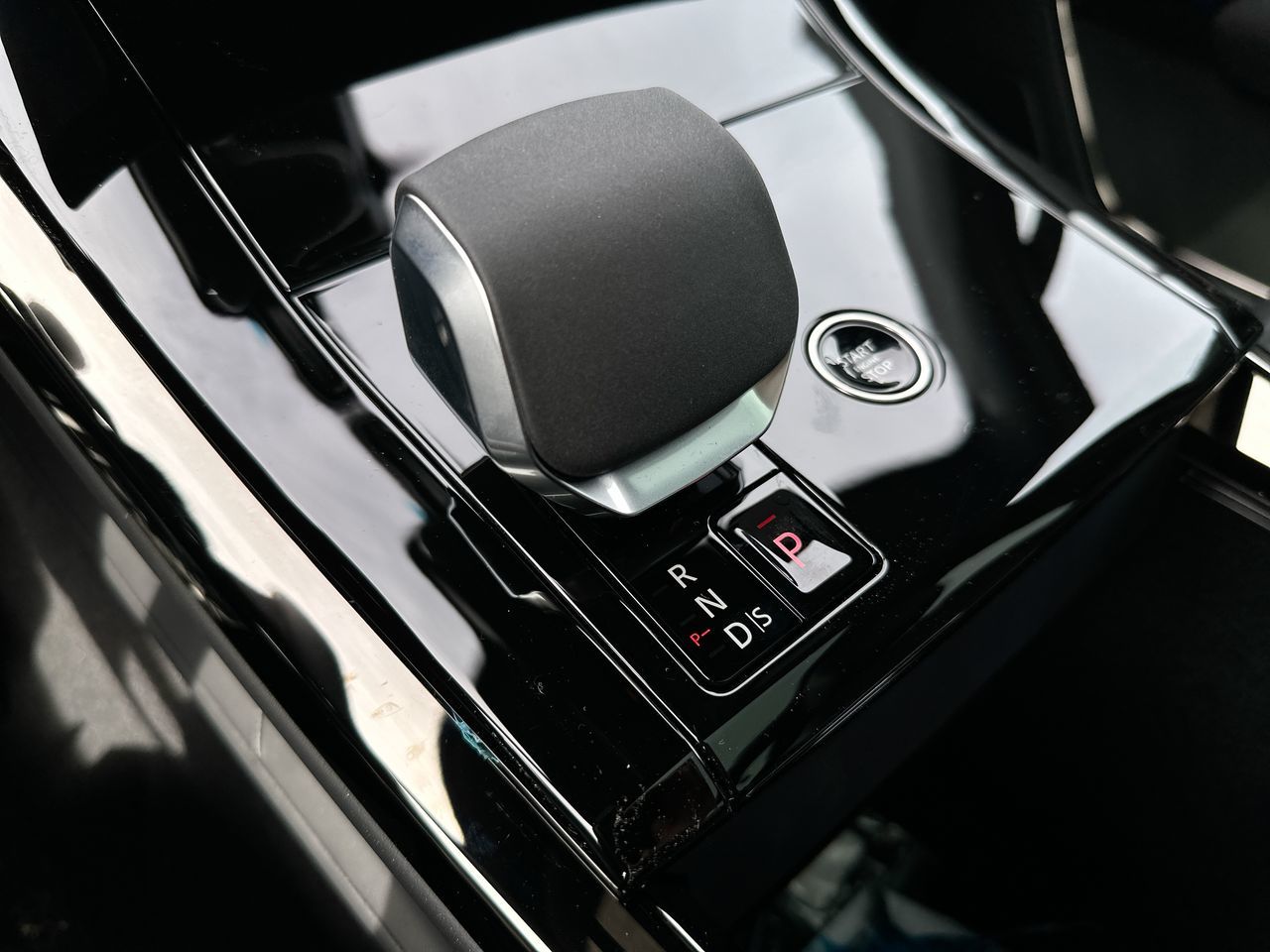 2025 Land Rover RANGE ROVER SPORT Mild Hybrid in Vancouver, British Columbia