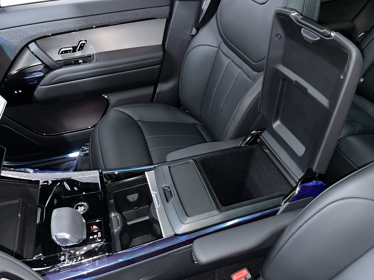 2025 Land Rover RANGE ROVER SPORT Mild Hybrid in Vancouver, British Columbia