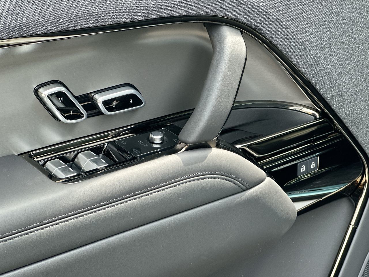 2025 Land Rover Range Rover Sport Mild Hybrid in Vancouver, British Columbia