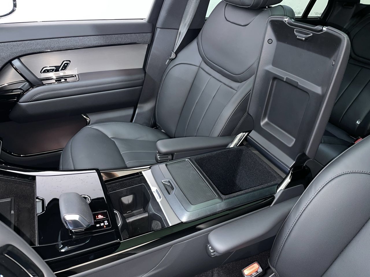 2025 Land Rover RANGE ROVER SPORT Mild Hybrid in Vancouver, British Columbia