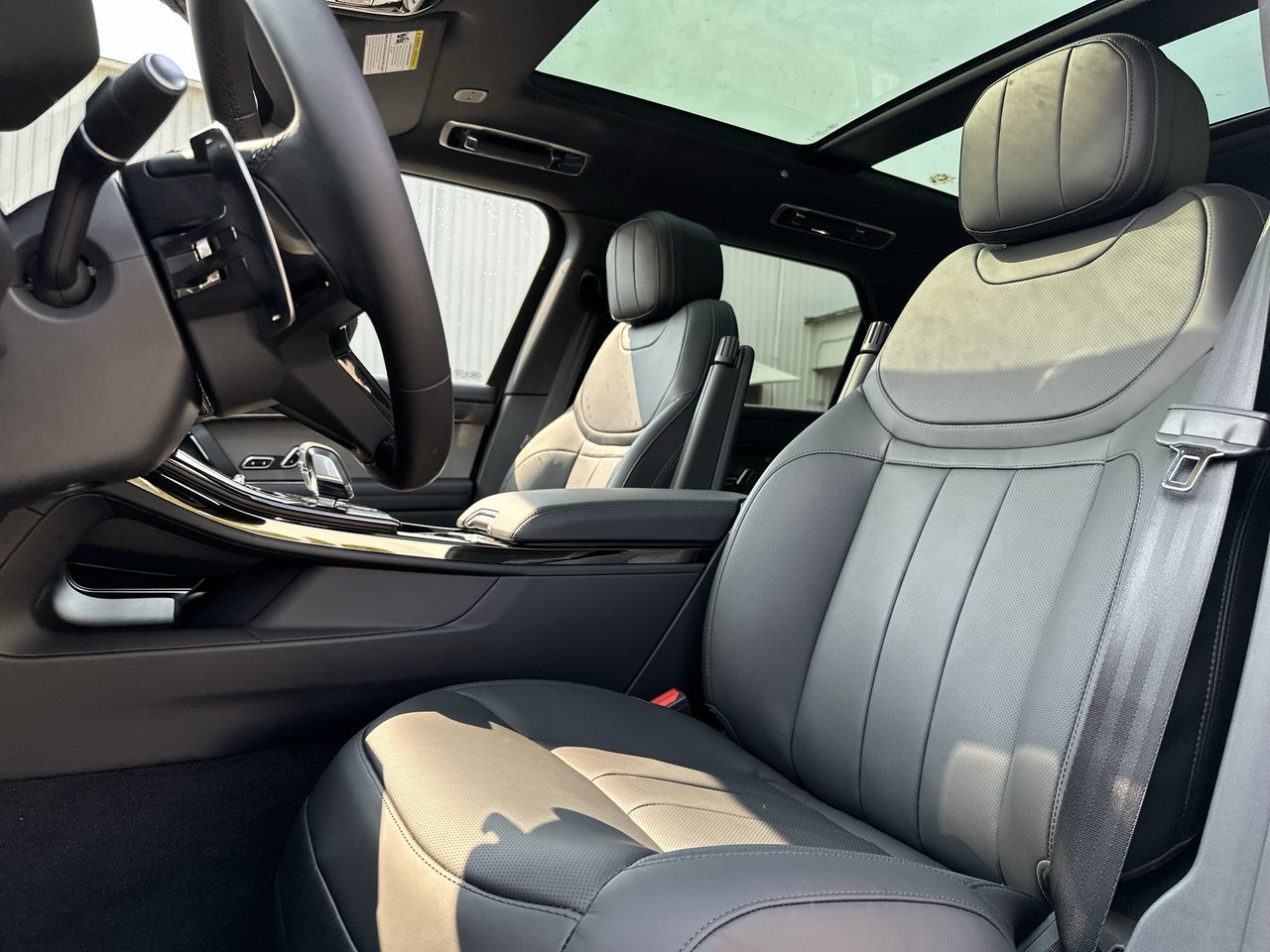 2025 Land Rover RANGE ROVER SPORT Mild Hybrid in Vancouver, British Columbia