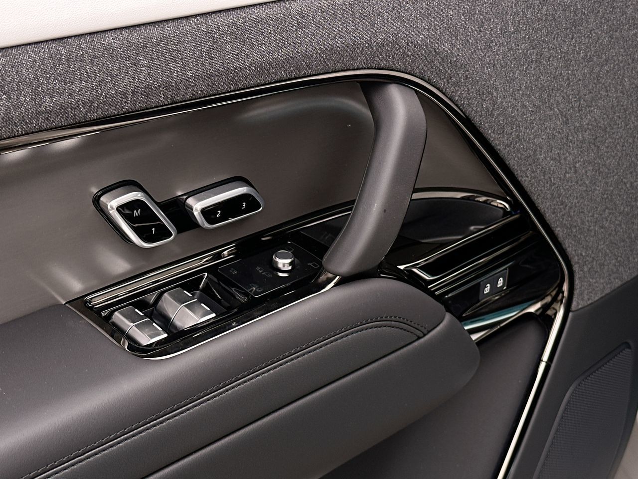 2025  Range Rover Sport Mild Hybrid