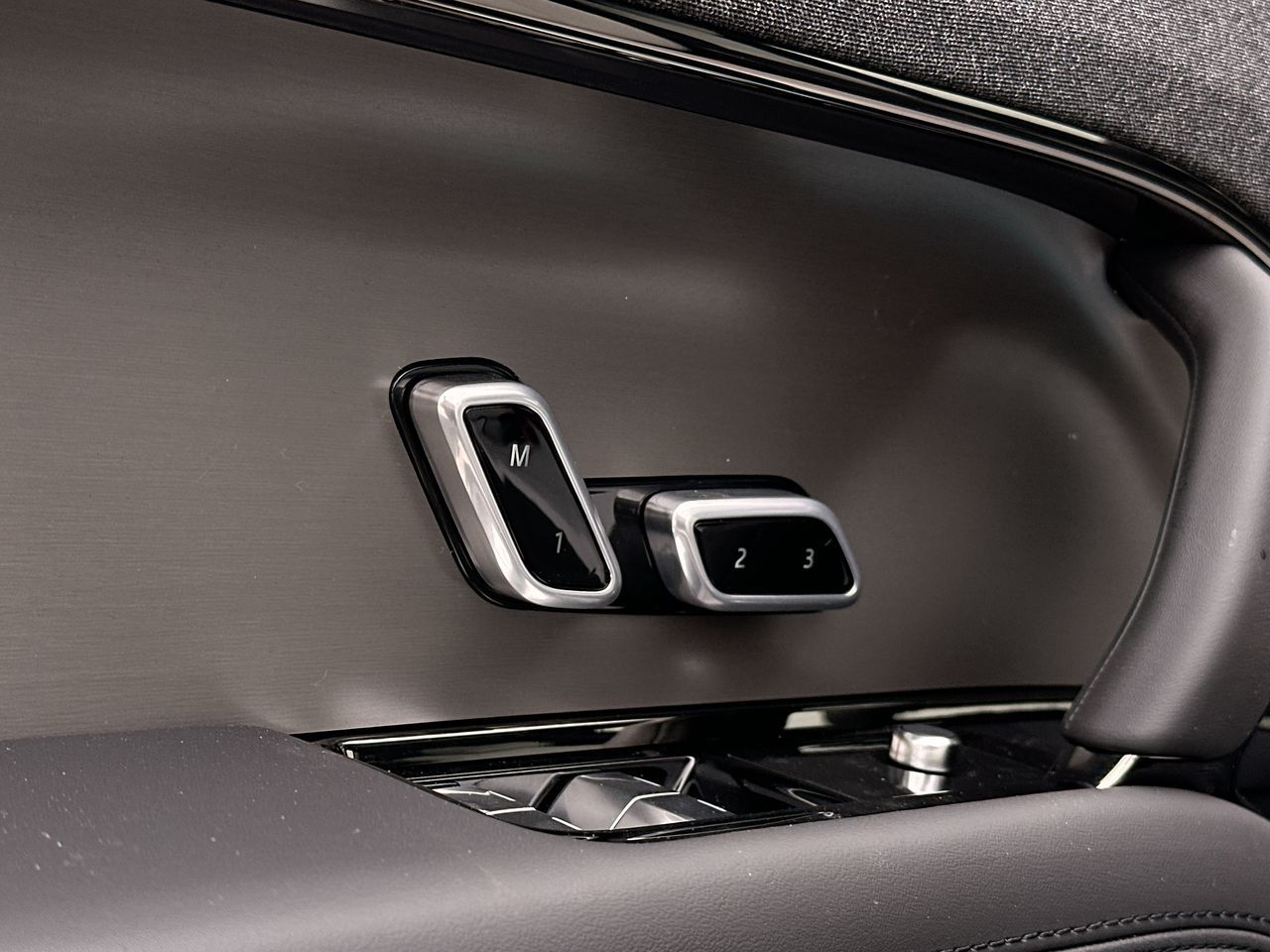 2025  Range Rover Sport Mild Hybrid