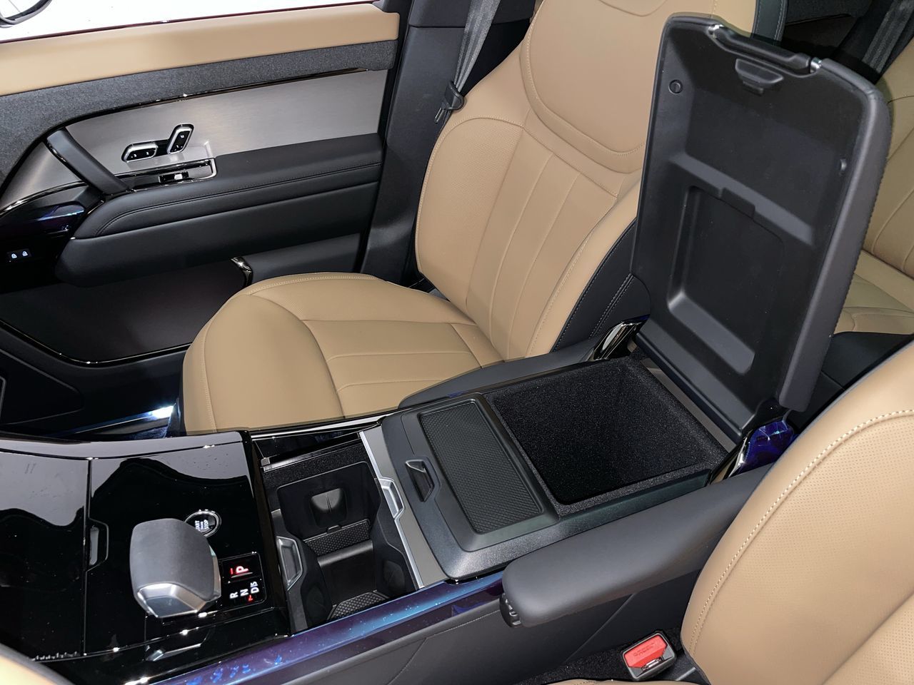2025 Land Rover RANGE ROVER SPORT Mild Hybrid in Vancouver, British Columbia